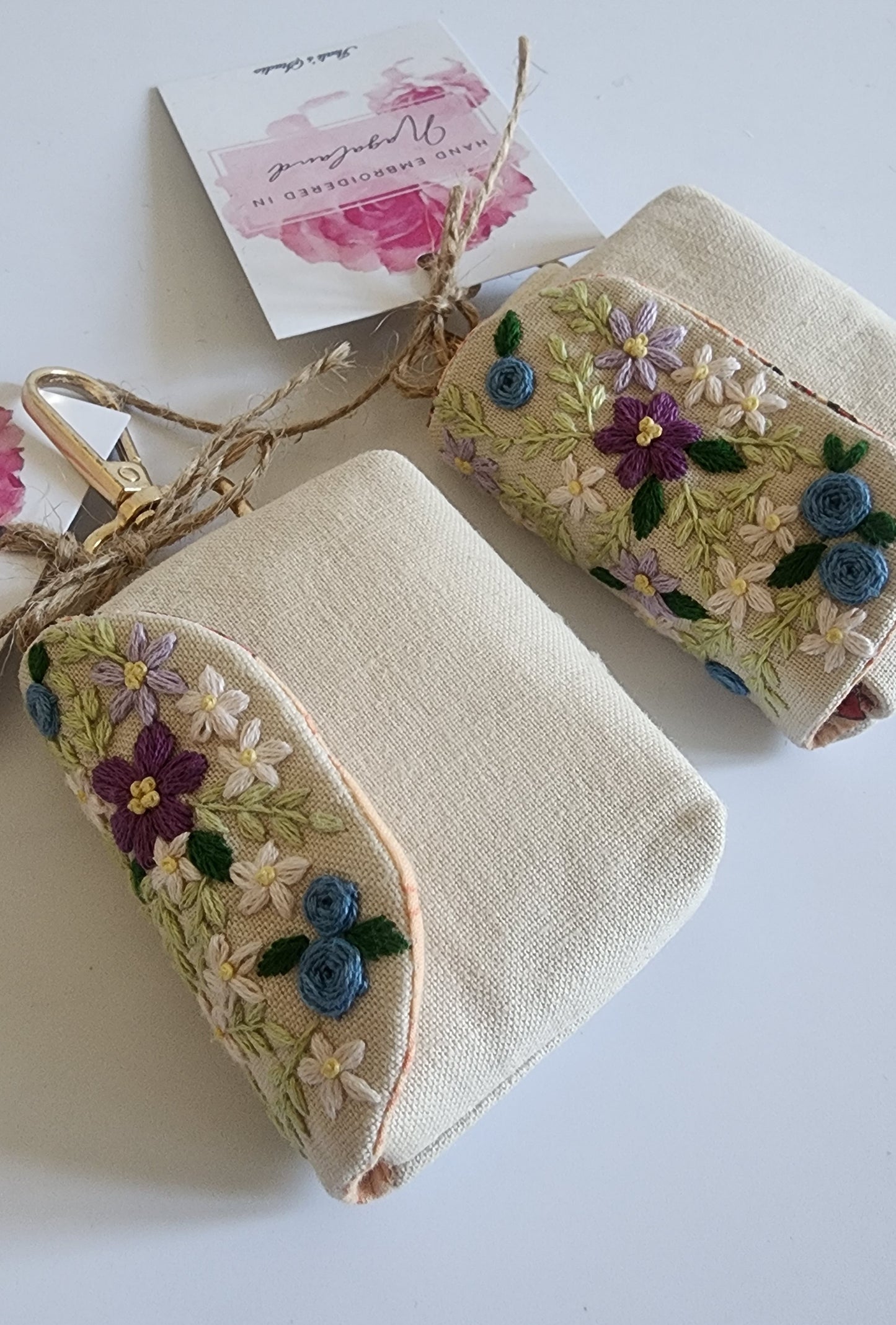 Ikali - Flower Flap - Hand-embroidered Earpod Pouch