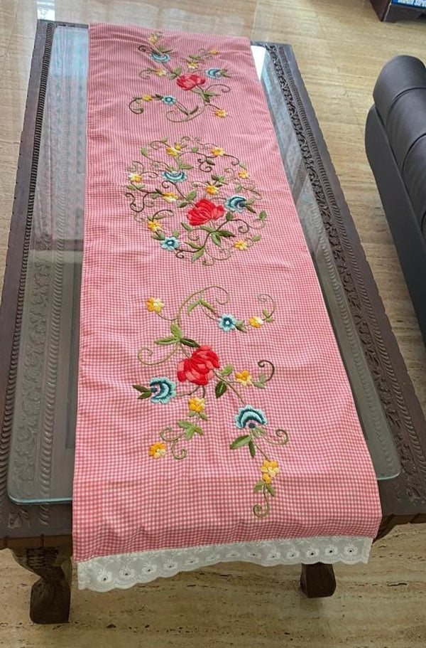 Countryside Love - Table Runner – Darjeeling Connection