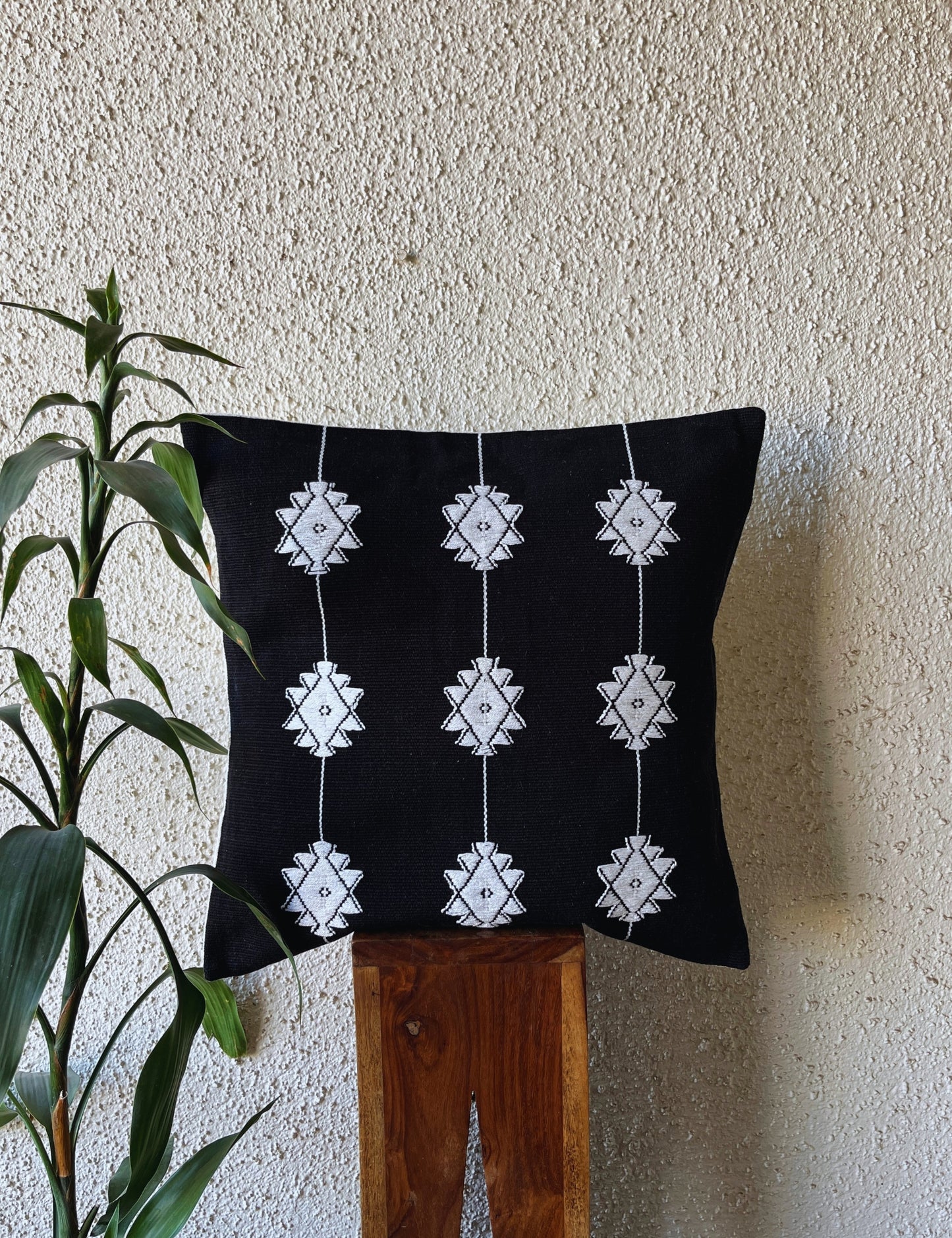 Chizami Weaves - Loin Loom Handwoven Cushion Cover Set in White & Black (Set of 5)