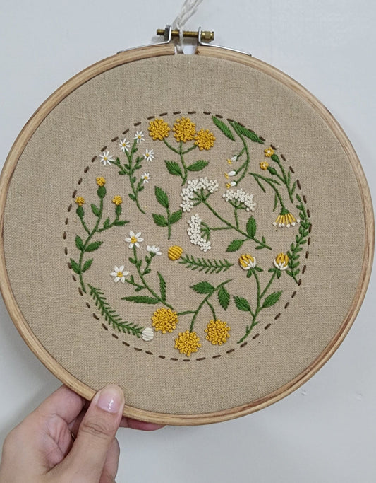 Ikali - Flower Circle - Hand-embroidered Wall-hanging Hoop