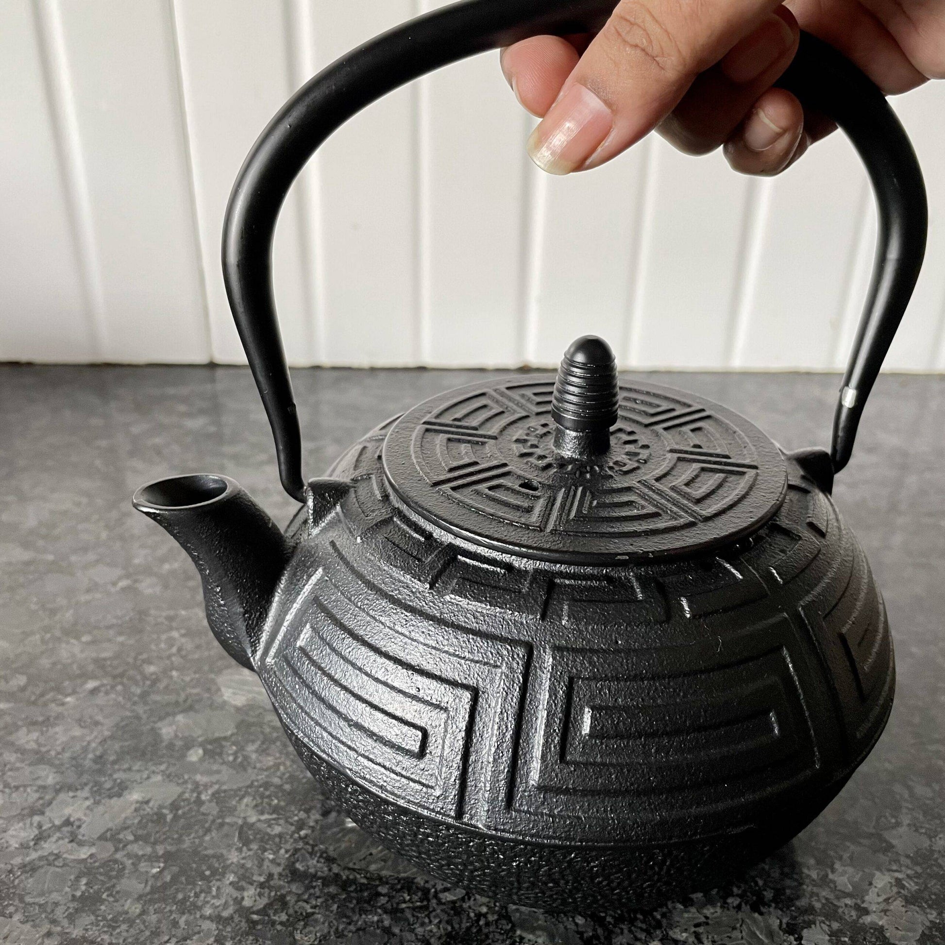 Cast-Iron Hobnail TeaPot - Traditional Japanese Tetsubin (Tetsu-Kyusu Black Square Wave TeaPot 1000ml with Stainless Steel Infuser for Brewing Tea