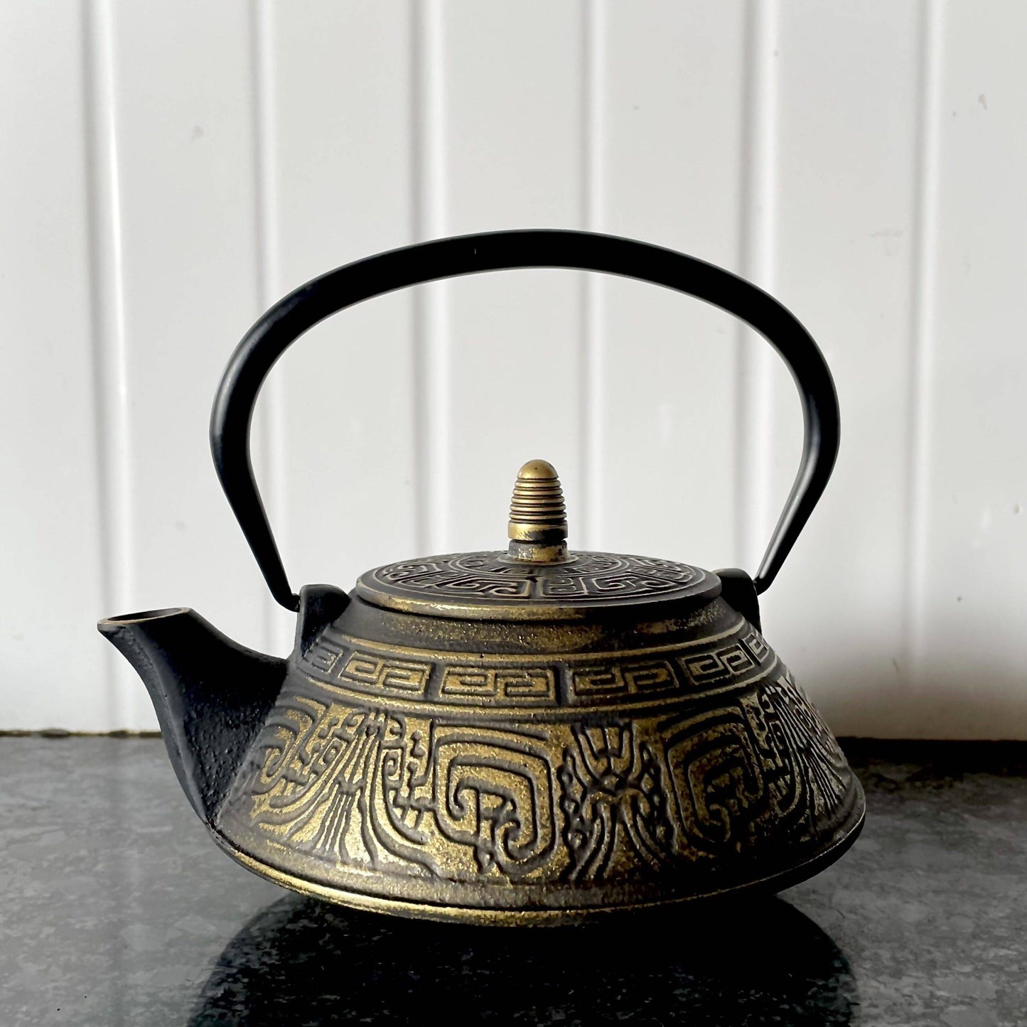 Cast-Iron Hobnail TeaPot - Traditional Japanese Tetsubin (Tetsu-Kyusu (鉄急須)) Black & Bronze Lidded TeaPot 580ml