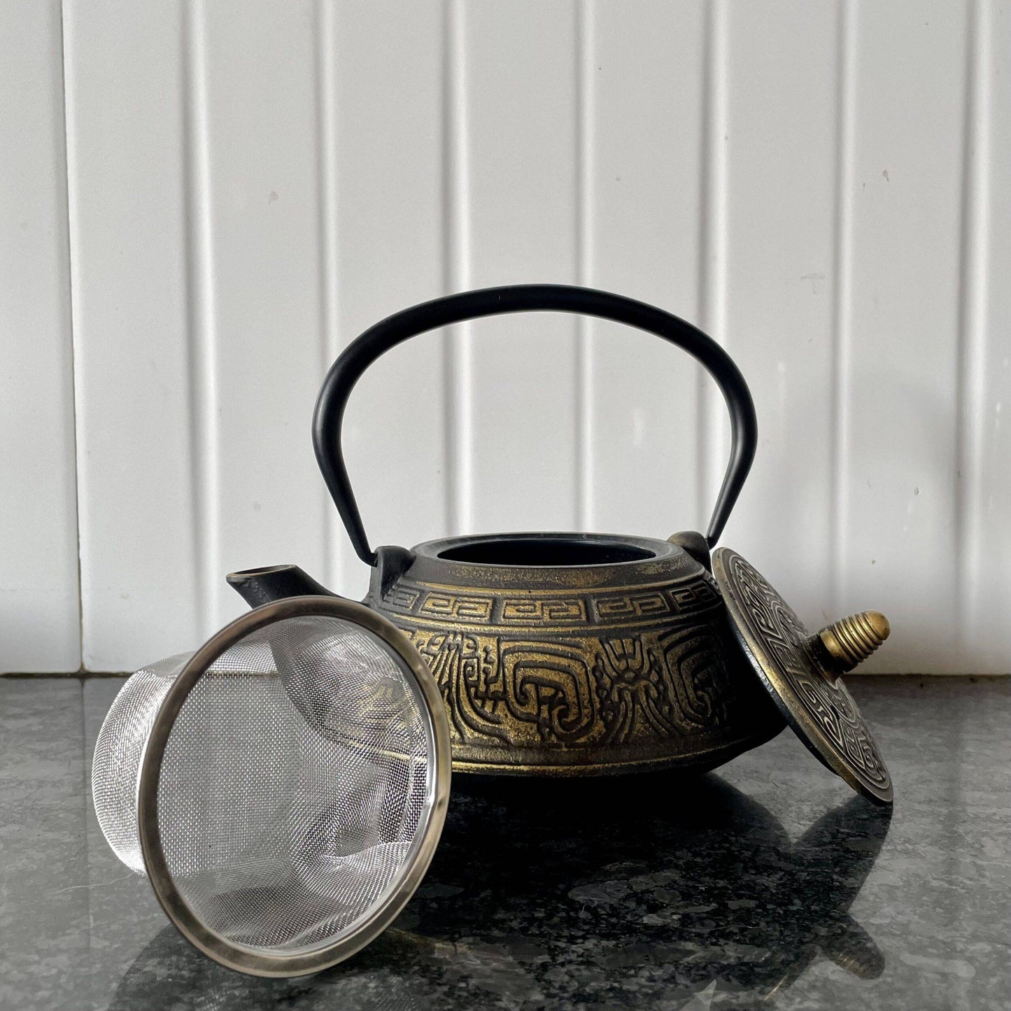 Cast-Iron Hobnail TeaPot - Traditional Japanese Tetsubin (Tetsu-Kyusu (鉄急須)) Black & Bronze Lidded TeaPot 580ml with Stainless Steel Infuser