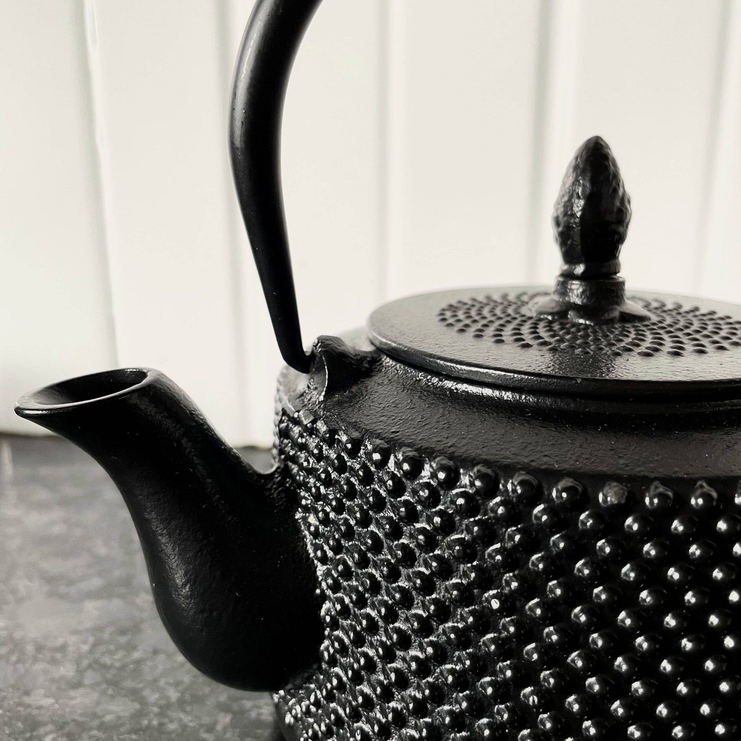 Cast-Iron Hobnail TeaPot - Traditional Japanese Tetsubin (Tetsu-Kyusu Black Arare patterned TeaPot 580ml UpClose