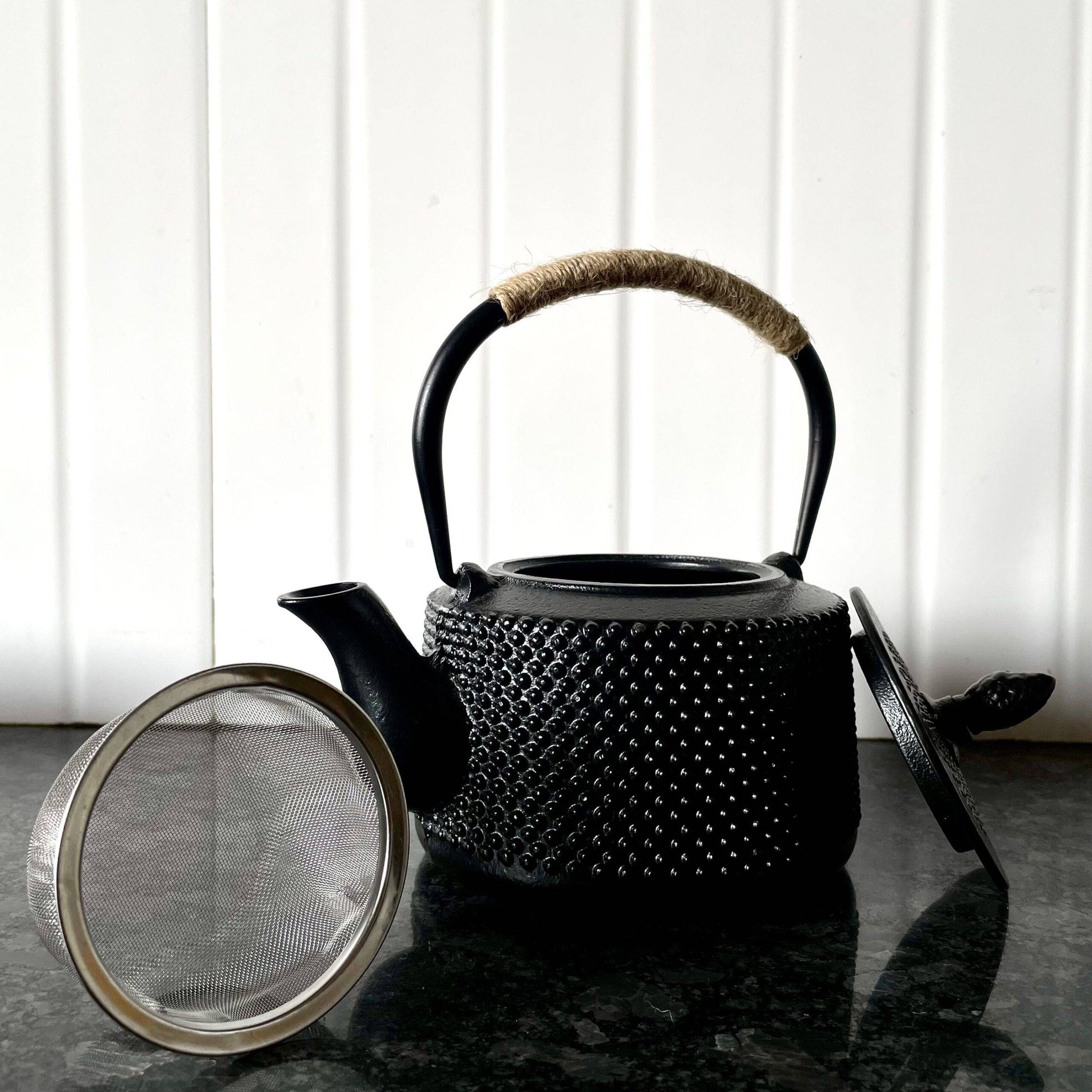 Cast-Iron Hobnail TeaPot - Traditional Japanese Tetsubin (Tetsu-Kyusu Black Arare patterned TeaPot 580ml Lid with Stainless Steel Infuser